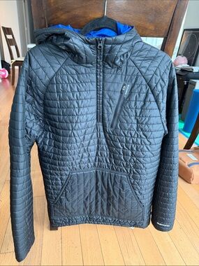 Burton Black Quilted Hooded Puffer Pullover
